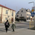 20.03.2023. Pińczów. Przejście dla pieszych przy ul. Piłsudskiego. / Fot. Marta Gajda-Kruk - Radio Kielce