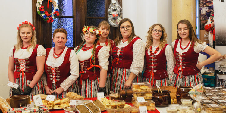 Świętokrzyskie Betulanki na Dniu Kobiet na Ludowo w Warszawie - Radio Kielce