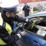 08.03.2023. Kielce. Akcja „Kobieta na drodze łagodzi obyczaje” / Fot. Jarosław Kubalski - Radio Kielce