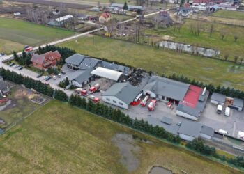 15.03.2023. Pijanów. Pożar zakładu zajmującego się produkcją wędlin / Fot. Jarosław Kubalski – Radio Kielce