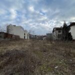 21.03.2023. Kielce. Ulica Silniczna. Działka, gdzie ma powstać nowa inwestycja mieszkaniowa / Fot. Wiktor Taszłow - Radio Kielce