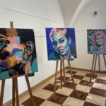 19.03.2023. Sandomierz. Wystawa rzeszowskiej artystki Karoliny Hady- Surowiec / Fot. Grażyna Szlęzak - Radio Kielce