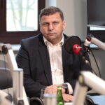 13.03.2023. Studio Polityczne Radia Kielce. Na zdjęciu: Michał Skotnicki - Polskie Stronnictwo Ludowe. / Fot. Wiktor Taszłow - Radio Kielce
