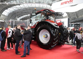 17.03.2023. Kielce. Targi Agrotech. Ciągnik CASE IH PUMA 260 AFS CONNECT / Fot. Wiktor Taszłow - Radio Kielce