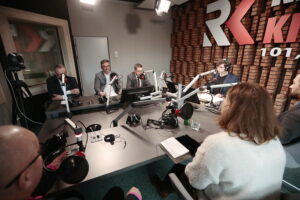 20.03.2023. studio Polityczne Radia Kielce. / Fot. Wiktor Taszłow - Radio Kielce