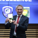 21.03.2023. Kielce. Świętokrzyski Urząd Wojewódzki. Wręczenie nagrody CIMIC Award of Excellence za współpracę cywilno-wojskową. Na zdjęciu: Zbigniew Koniusz - wojewoda świętokrzyski / Fot. Wiktor Taszłow – Radio Kielce