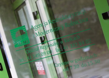 Od kwietnia można składać wnioski o dopłaty do rodzin pszczelich - Radio Kielce