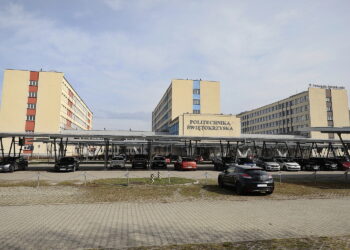 Politechnika Świętokrzyska rezygnuje z opłat za parkowanie dla studentów