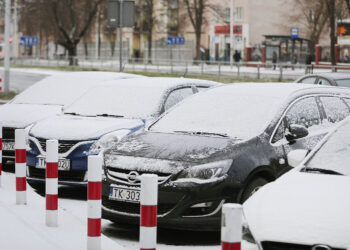3 tysiące złotych mandatu za nieodśniezony samochód