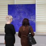 31.03.2023. Kielce. Urząd Wojewódzki. Wernisaż wystawy malarstwa Pauliny Domagały i Dariusza Stelmacha / Fot. Wiktor Taszłow - Radio Kielce