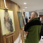 31.03.2023. Kielce. Urząd Wojewódzki. Wernisaż wystawy malarstwa Pauliny Domagały i Dariusza Stelmacha / Fot. Wiktor Taszłow - Radio Kielce