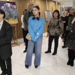 31.03.2023. Kielce. Urząd Wojewódzki. Wernisaż wystawy malarstwa Pauliny Domagały i Dariusza Stelmacha / Fot. Wiktor Taszłow - Radio Kielce