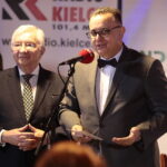 05.03.2023. Ujazd. Zamek Krzyżtopór w Ujeździe. Koncert z okazji Dnia Kobiet. Na zdjęciu (od lewej): poseł Krzysztof Lipiec, Marek Staniek - burmistrz Miasta i Gminy Iwaniska / Fot. Wiktor Taszłow - Radio Kielce