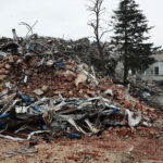 09.03.2023. Kielce. Rozbiórka budynków byłego szpitalika dziecięcego przy ulicy Langiewicza / Fot. Wiktor Taszłow – Radio Kielce