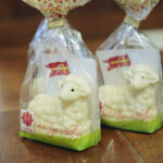 12.03.2023. Kielce. Baranki wielkanocne przygotowane przez Caritas / Fot. Wiktor Taszłow - Radio Kielce