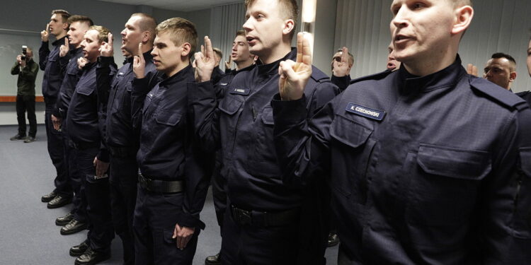 07.03.2023 Kielce. KWP. Ślubowanie policjantów / Fot. Jarosław Kubalski - Radio Kielce