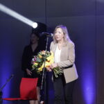 13.03.2023. Kielce. Koncert „Mieczysław Fogg - wspomnienia dawnych dni” w wykonaniu Wiktora Kowalskiego. Na zdjęciu: Bożena Staniak - wiceprezes Targów Kielce. / Fot Jarosław Kubalski - Radio Kielce.