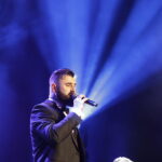 13.03.2023. Kielce. Koncert „Mieczysław Fogg - wspomnienia dawnych dni” w wykonaniu Wiktora Kowalskiego. / Fot Jarosław Kubalski - Radio Kielce.