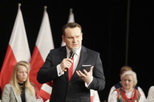 Na zdjęciu: europoseł Dominik Tarczyński / Fot. Jarosław Kubalski - Radio Kielce