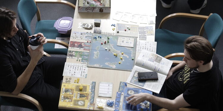 25.03.2023 Kielce. Wojewódzka Biblioteka Publiczna. Gry planszowe / Fot. Jarosław Kubalski - Radio Kielce