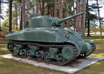 Czołg Sherman w wersji M4A1 z armatą 75 mm. / Źródło: wikipedia.org