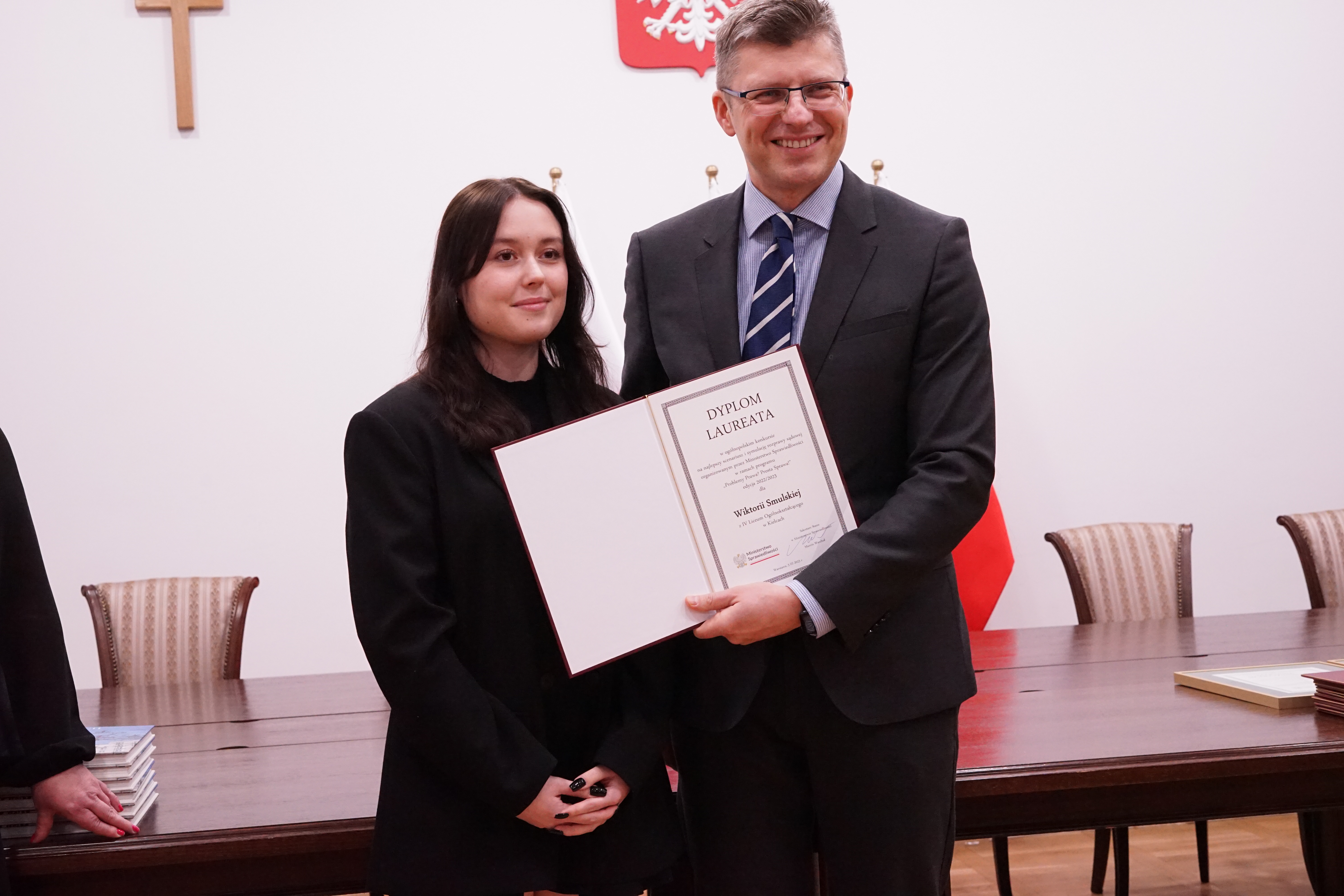 Uczniowie IV LO w Kielcach zwyciężyli w prawniczym konkursie