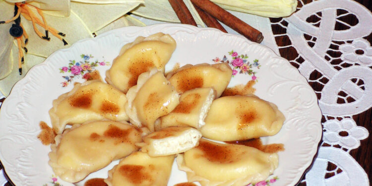Pierogi z białym serem na słodko - Radio Kielce