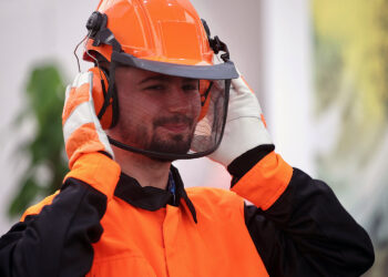 Znany tiktoker uczył z KRUS na targach Agrotech zasad BHP - Radio Kielce