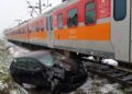 06.04.2023. Wełecz. Zderzenie auta osobowego z pociągiem / Fot. KW PSP Kielce