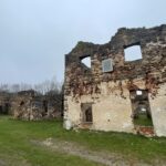 07.04.2023. Samsonów. Ruiny pieca hutniczego / Fot. Paulina Michta - Radio Kielce