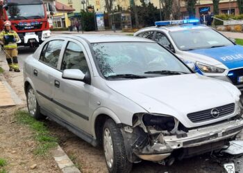 Zderzenie trzech aut, jedna osoba ranna