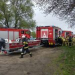 27.04.2023. Sieradowice. Auto wjechało do wody / Fot. policja