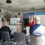 21.04.2023. Kielce. WFOŚiGW. Podpisanie umowy na termomodernizację budynku wspólnoty „Zacisze” w Bałtowie. Na zdjęciu (przemawia): Ryszard Gliwiński - prezes WFOŚiGW / Fot. Marcin Marszałek – Radio Kielce