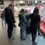 01.04.2023. Kielce. Galeria Echo. Akcja rozdawania sadzonek za baterie i makulaturę / Fot. Paulina Michta - Radio Kielce