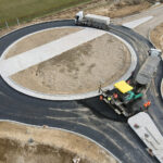 Na obwodnicy zaczęli układać asfalt