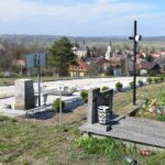 29.04.2023. Skalbmierzu. Lapidarium - miejsce, w którym prezentowane są ocalone elementy mocno zniszczonych, ale cennych rzeźb, pomników, których nie da się odtworzyć w całości / Fot. UMiG Skalbmierz