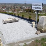 29.04.2023. Skalbmierzu. Lapidarium - miejsce, w którym prezentowane są ocalone elementy mocno zniszczonych, ale cennych rzeźb, pomników, których nie da się odtworzyć w całości / Fot. UMiG Skalbmierz