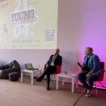 21.04.2023. Podzamcze. Centrum Nauki Leonardo da Vinci. Young Camp 23. Na zdjęciu (od lewej): Piotr Wawrzyk - wiceminister spraw zagranicznych, Paweł Jańczyk / Fot. Michał Kita - Radio Kielce