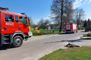 21.04.2023. Janików. Ciągnik przygniótł 54-letniego mężczyznę / Fot. OSP Ożarów