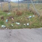 Śmieci w pobliżu świętokrzyskich dróg / Fot. GDDKiA Kielce - Twitter