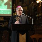 02.04.2023. Sandomierz. Czuwanie modlitewne w dniu śmierci Jana Pawła II. Na zdjęciu: bp Krzysztof Nitkiewicz - ordynariusz diecezji sandomierskiej / Fot. ks. Grzegorz Słodkowski