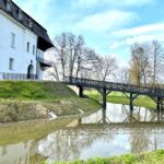 Pałac w Kurozwękach odzyskał wygląd sprzed wojny - Radio Kielce Pałac w Kurozwękach odzyskał wygląd sprzed wojny