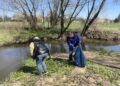 Ekologiczna akcja w Koprzywnicy. Sprzątanie okolic rzeki
