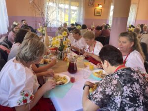 23.04.2023. Obiad u KGW Janowice / Fot. Grażyna Szlęzak - Radio Kielce