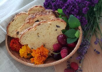 Drożdżówka ze skwarkami - Radio Kielce