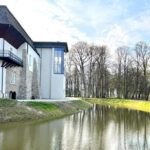 Pałac w Kurozwękach odzyskał wygląd sprzed wojny - Radio Kielce Pałac w Kurozwękach odzyskał wygląd sprzed wojny