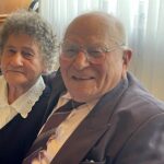 20.04.2023. Dwikozy. Wręczenie medali dla małżeństw za długoletnie pożycie. Na zdjęciu: Zygmunt i Bogusława Maziarzowie / Fot. Grażyna Szlęzak - Radio Kielce