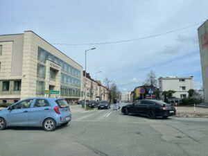 11.04.2023. Końskie. Skrzyżowanie ulic Piłsudskiego, księdza Granata, Iwo Odrowąża, Mieszka I i Zamkowej / Fot. Magdalena Galas-Klusek - Radio Kielce