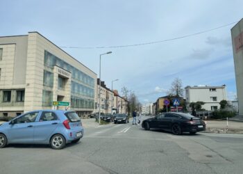 11.04.2023. Końskie. Skrzyżowanie ulic Piłsudskiego, księdza Granata, Iwo Odrowąża, Mieszka I i Zamkowej / Fot. Magdalena Galas-Klusek - Radio Kielce