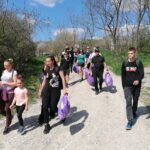 22.04.2023. Pińczów:. Miłośnicy gór posprzątali Garb Pińczowski. / Fot. Marta Gajda-Kruk - Radio Kielce